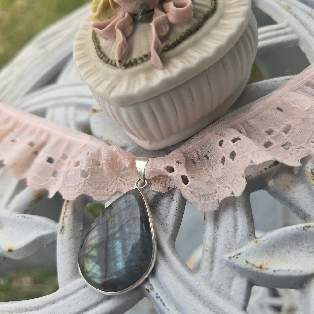 Labradorite Necklace With Heart Shaped Box